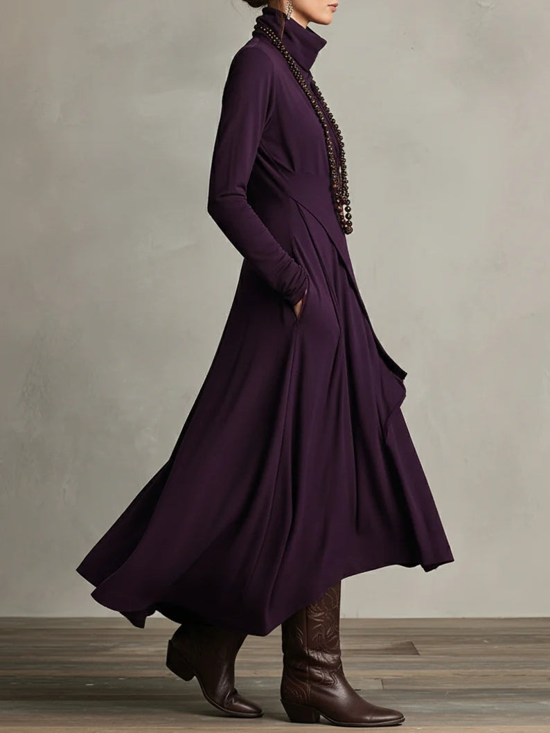 Allie | Robe Maxi Violette Plissée Asymétrique À Col Montant (Collier non inclus)